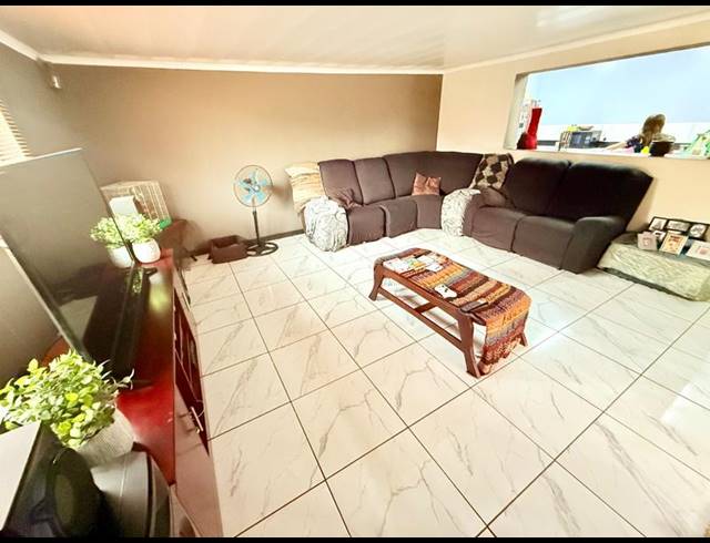 4 BEDROOM HOUSE FOR SALE IN VANDERBIJLPARK CW 6